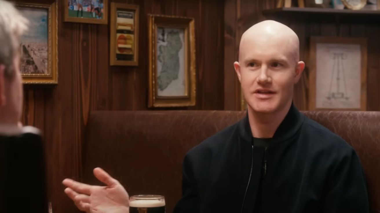 코인베이스 CEO “AI 도입하지 않은 개발자 해고했다”… 강경 방침 밝혀 - AI매터스